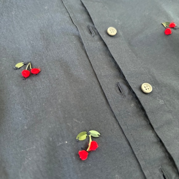 Shirt - Picture 3 of 4